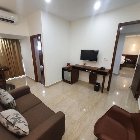 Hotel Aida Kottayam Zewnętrze zdjęcie