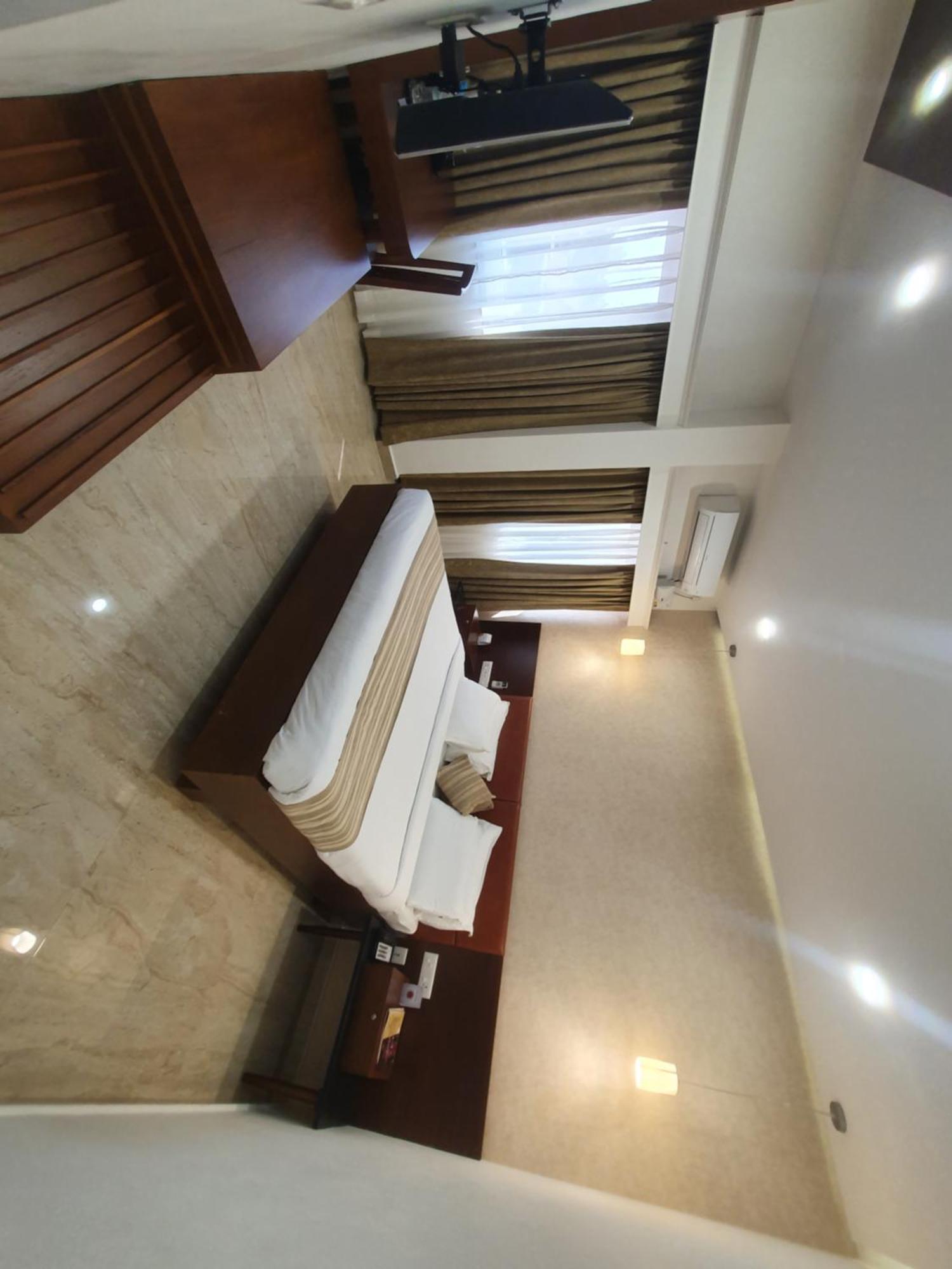 Hotel Aida Kottayam Zewnętrze zdjęcie