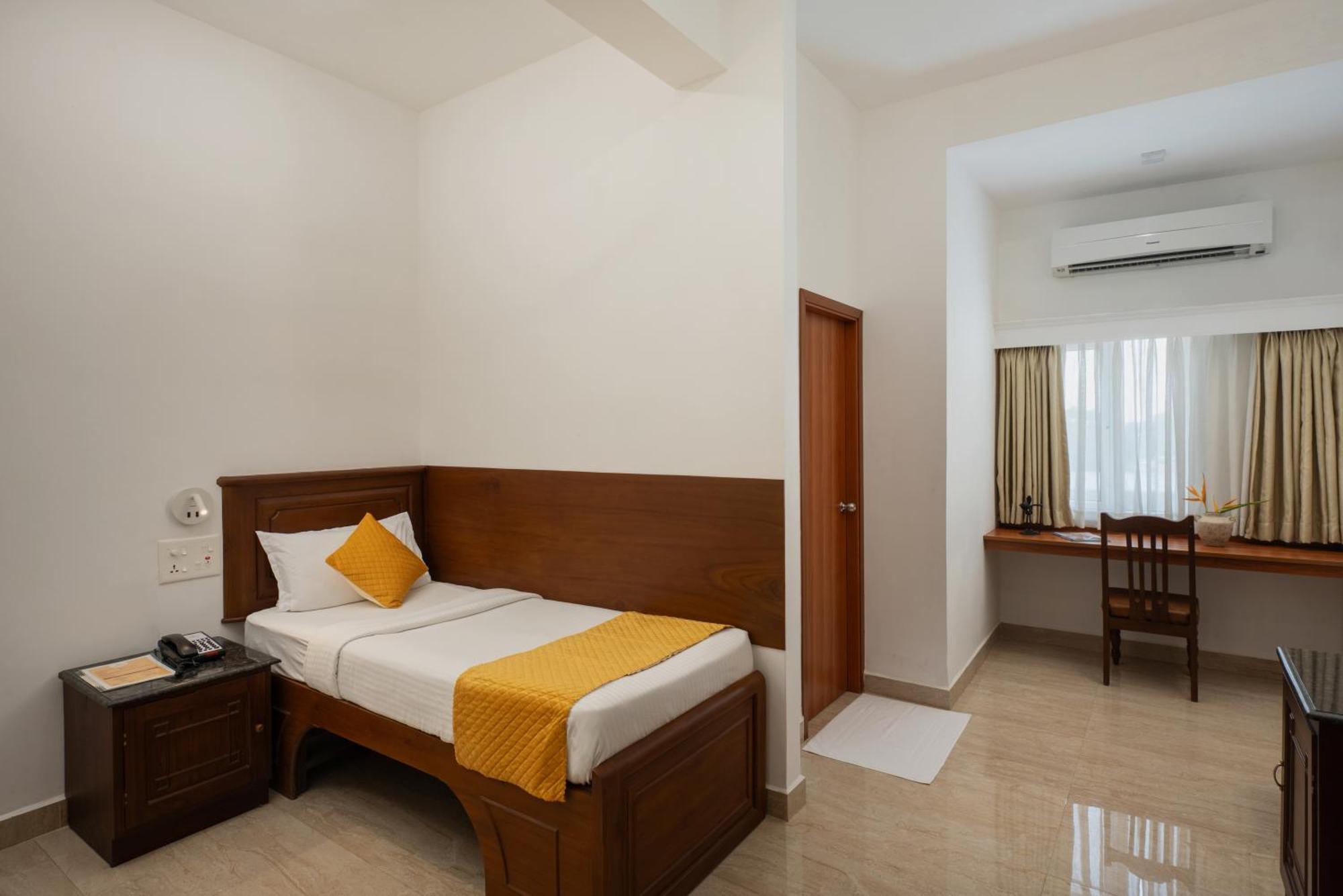 Hotel Aida Kottayam Zewnętrze zdjęcie