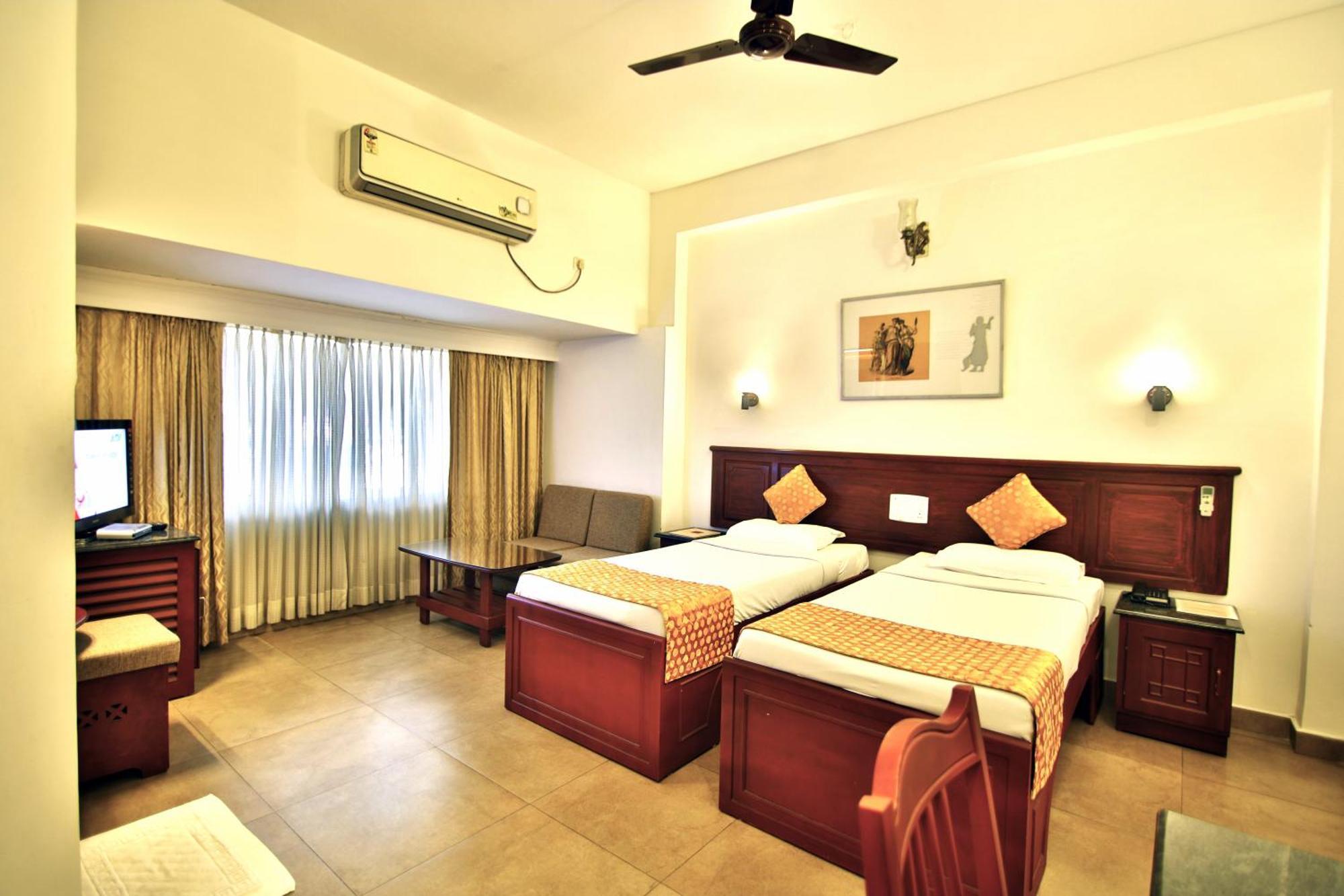 Hotel Aida Kottayam Zewnętrze zdjęcie