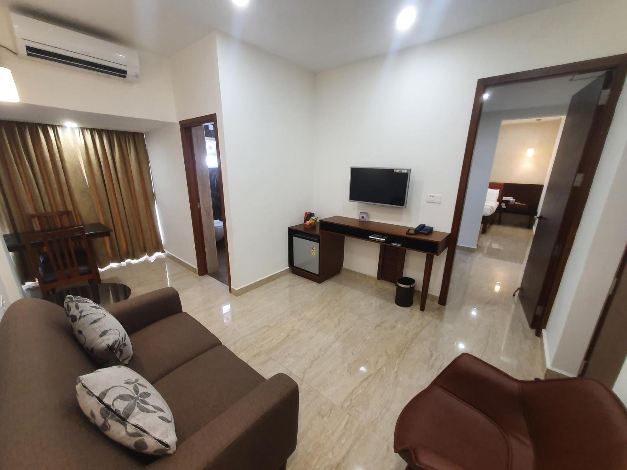 Hotel Aida Kottayam Zewnętrze zdjęcie