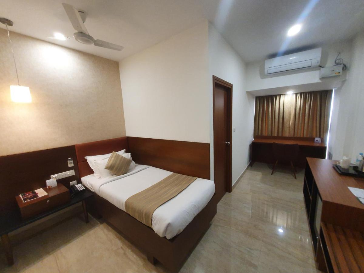 Hotel Aida Kottayam Zewnętrze zdjęcie