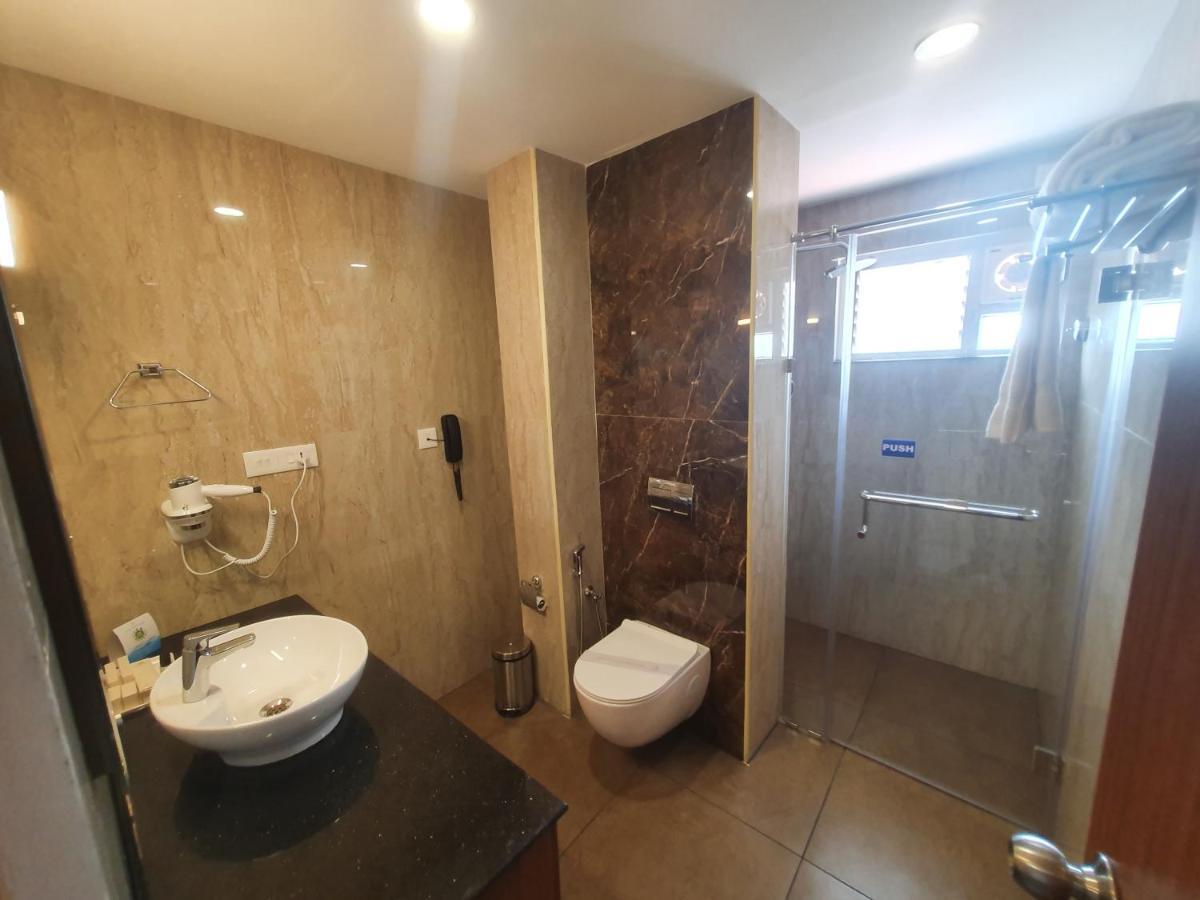 Hotel Aida Kottayam Zewnętrze zdjęcie