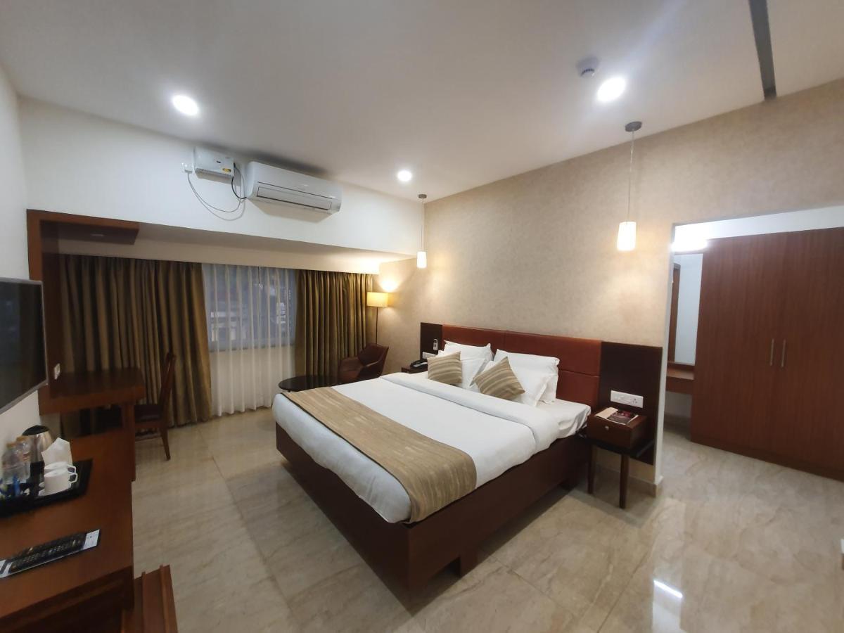 Hotel Aida Kottayam Zewnętrze zdjęcie